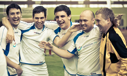 Не прошло и трех недель, как «Оптимизм» снова стал первым. 25 ноября 2012 года мы взяли «золото» в турнире по мини-футболу Telecom Cup-2012, обогнав 19 других команд.